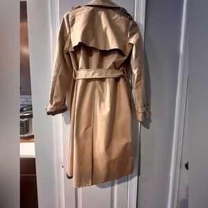 MNG trenchcoat. Size XS